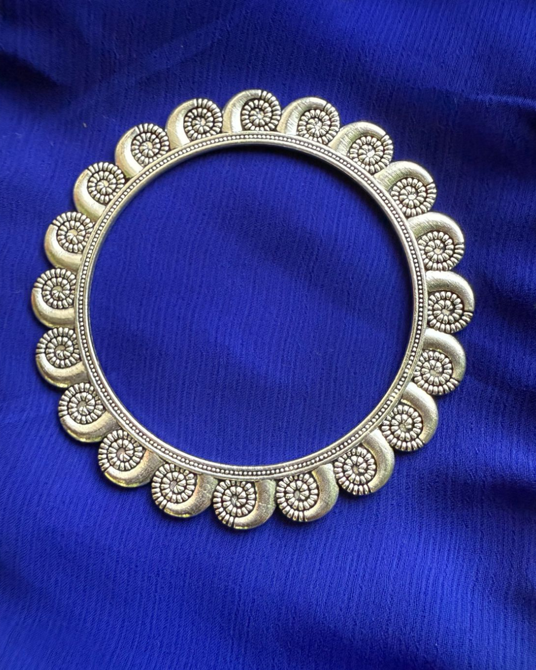 Oxidised Bangle – Round Floral Design (1 PC)